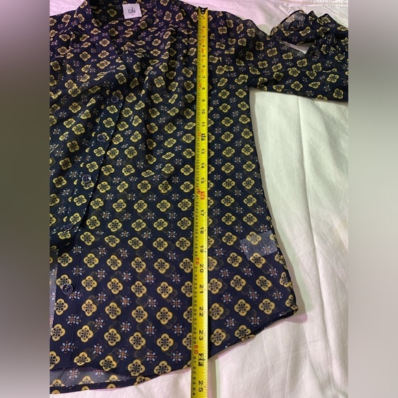 Cabi Mosaic V Neck Long Sleeve Sheer lightweight Blouse - Picture 9 of 9